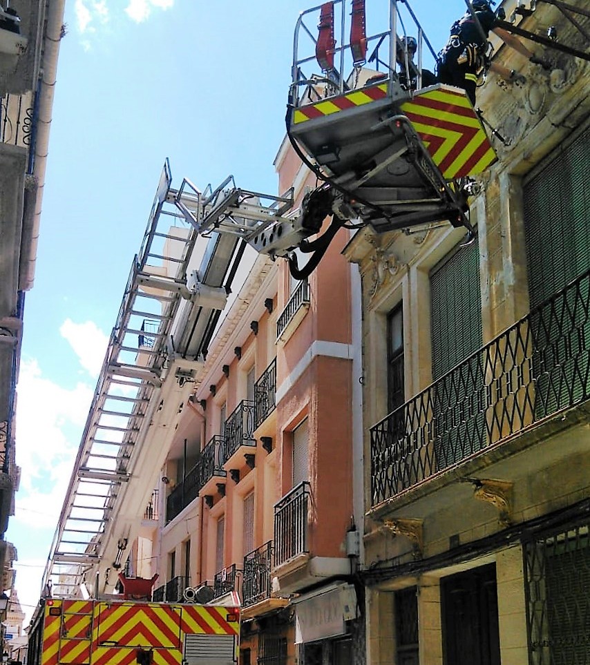 Trabajos de saneamiento en la calle Angostos.jpg
