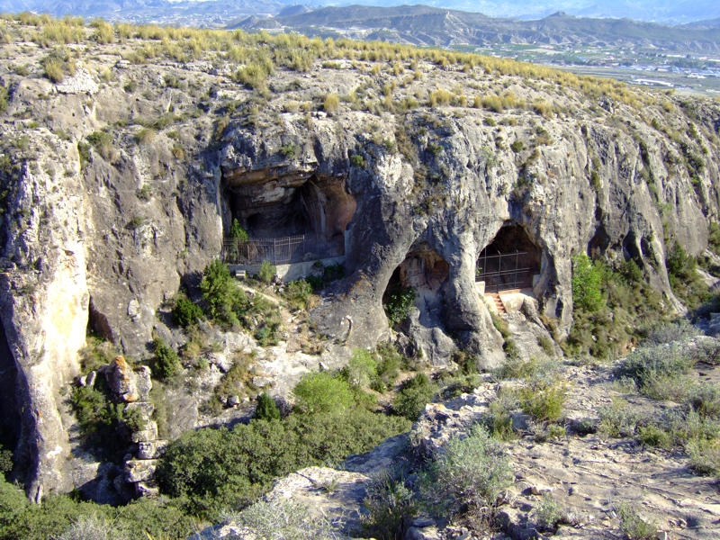 Abrigos prehistóricos en el barranco de los Grajos (archivo).